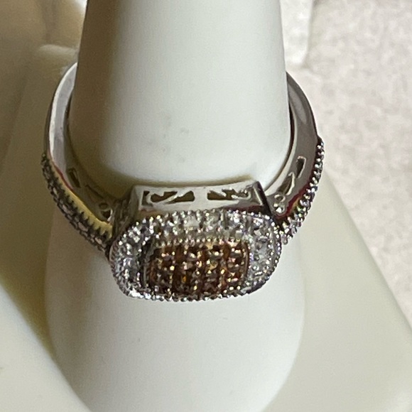 RARE Red Diamond Ring - Picture 7 of 9